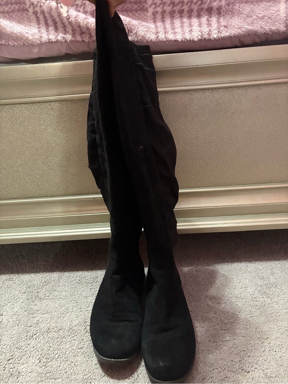 Black Knee-High Women's Boots - Classic Over-the-Knee Style - Picture 2 of 6